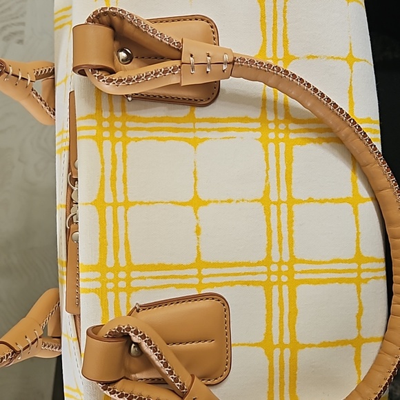 Burberry yellow check cotton canvas and leather barrel bag with COA - Picture 11 of 15